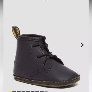 Dr Martin’s newborn leather booties NWT